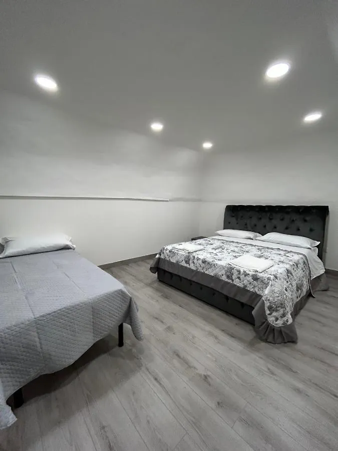 Giovanni Luxury Suites Naples