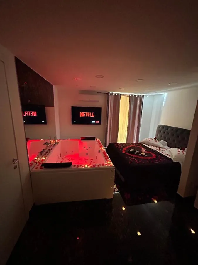 Giovanni Luxury Suites Naples Italy