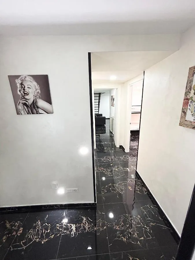 Apartment Giovanni Luxury Suites Naples Italy