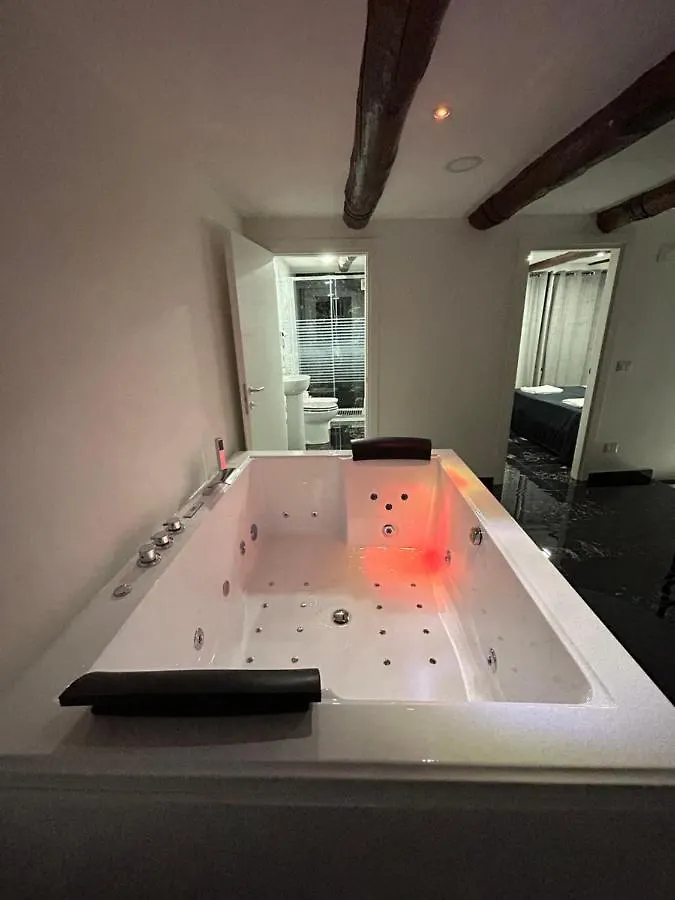 Giovanni Luxury Suites Naples