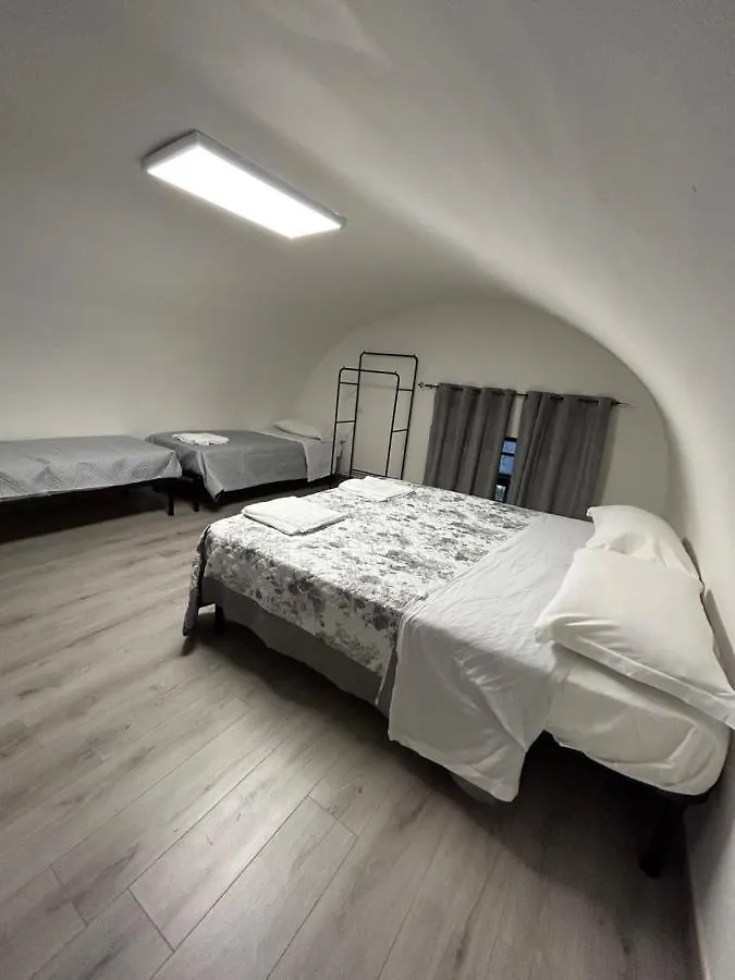 Giovanni Luxury Suites Naples 0*,  Italy