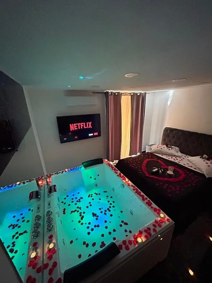Giovanni Luxury Suites Naples Italy