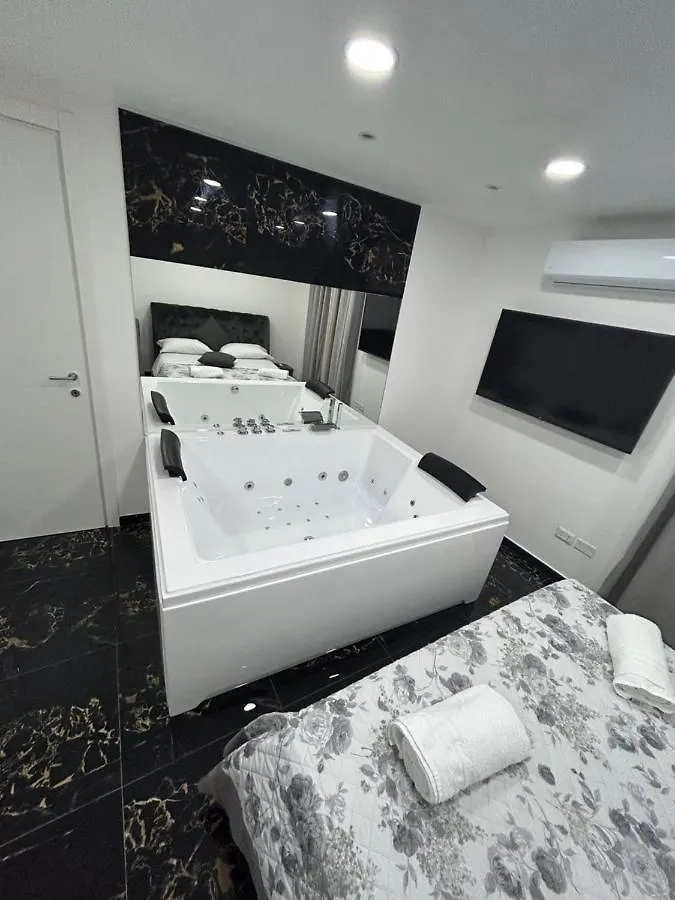 Giovanni Luxury Suites Naples Apartment