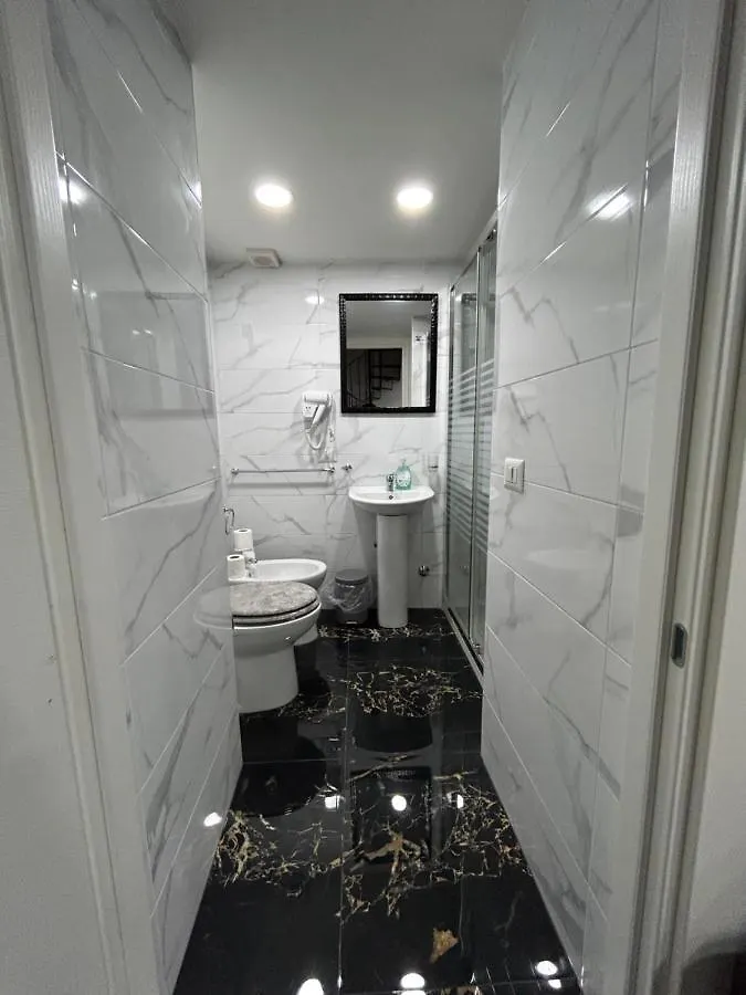Giovanni Luxury Suites 那不勒斯 0*,